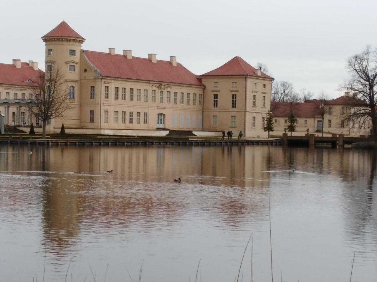 Marstall Im Schlosspark Rheinsberg Exteriör bild